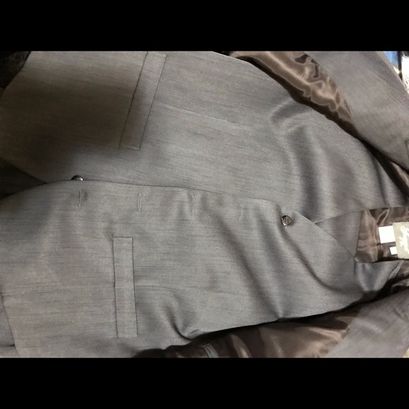 3 piece suit never worn - Picture 3 of 4